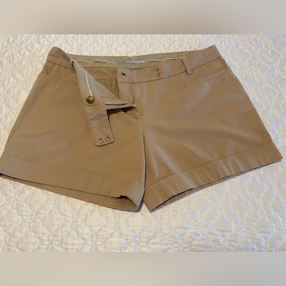 Old Navy Tan Bermuda Shorts Flat Front Cotton Blend. Size 16 with 5 inch inseam - Picture 9 of 9
